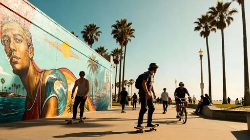 Venice Beach skaters and cyclists daylight